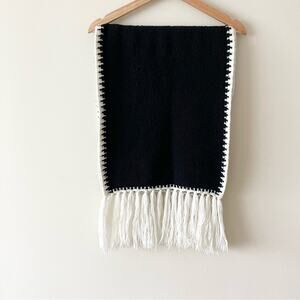 525 Black and White Boucle Fringe Scarf